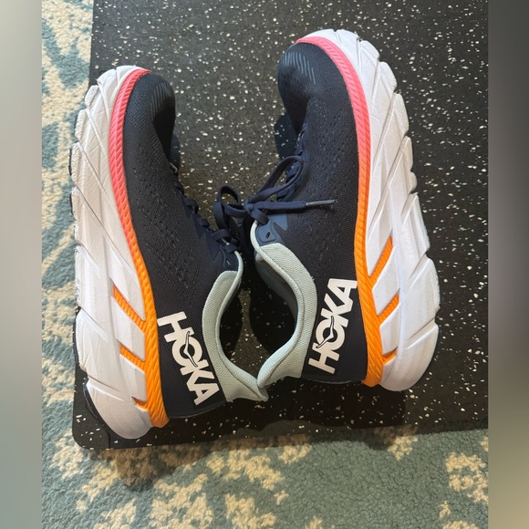 Hoka One One Women’s Clifton Running Shoe Size 8.5 US - Picture 2 of 6